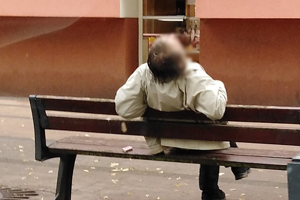 Alkoholowy problem w centrum Mielca