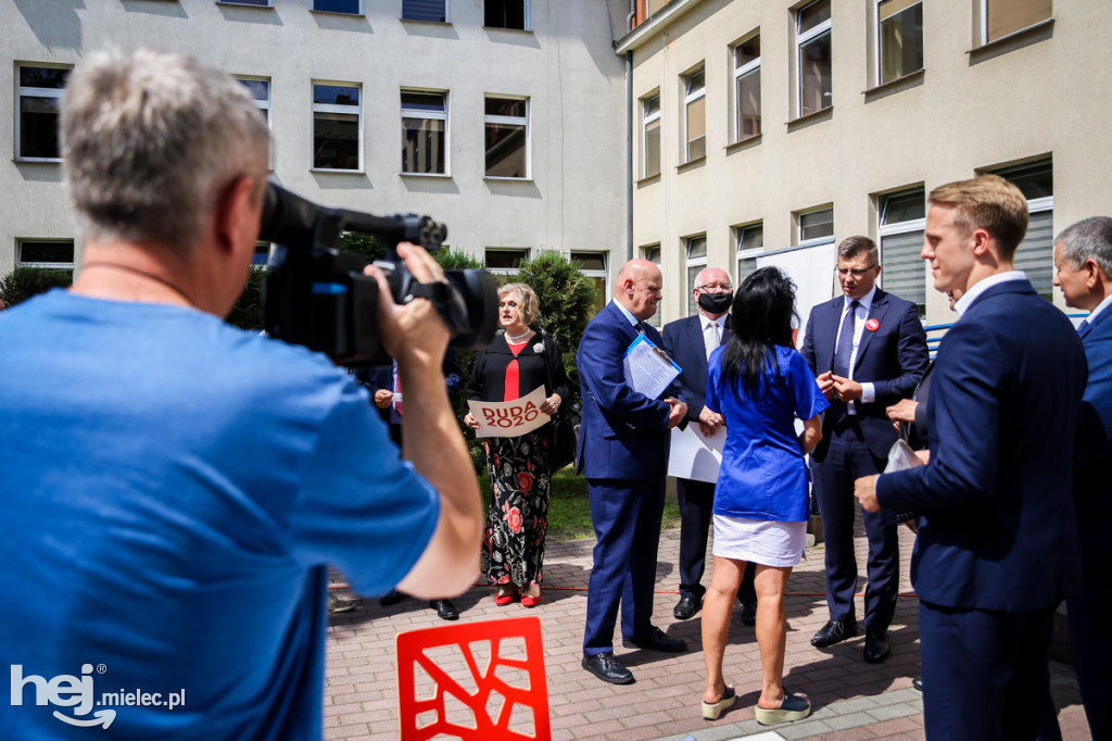 Nowy sprzęt do badań na COVID-19 w szpitalu