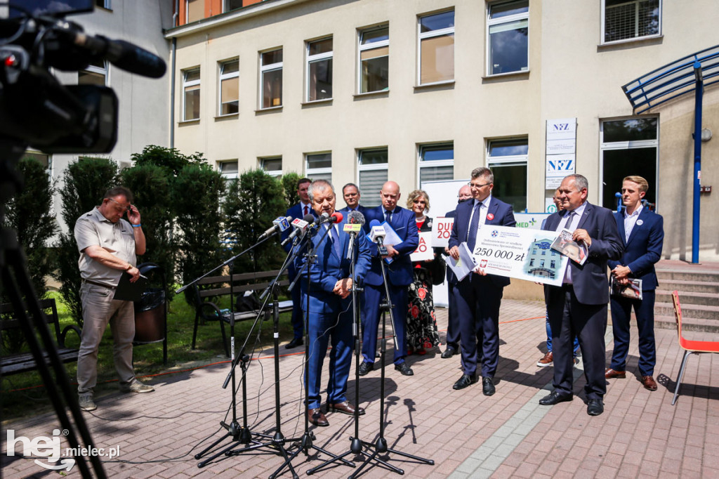 Nowy sprzęt do badań na COVID-19 w szpitalu