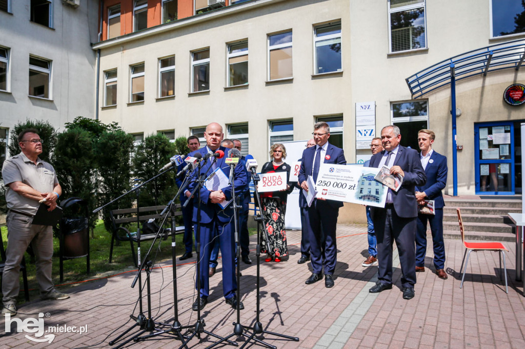 Nowy sprzęt do badań na COVID-19 w szpitalu