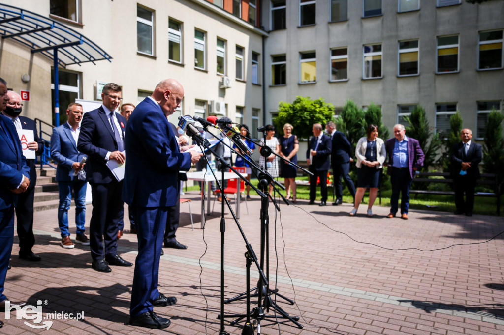 Nowy sprzęt do badań na COVID-19 w szpitalu