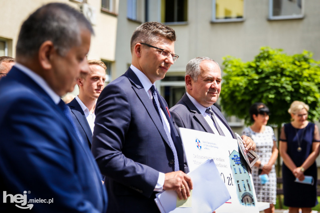 Nowy sprzęt do badań na COVID-19 w szpitalu