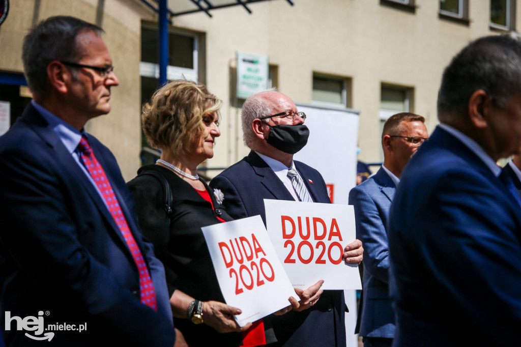 Nowy sprzęt do badań na COVID-19 w szpitalu