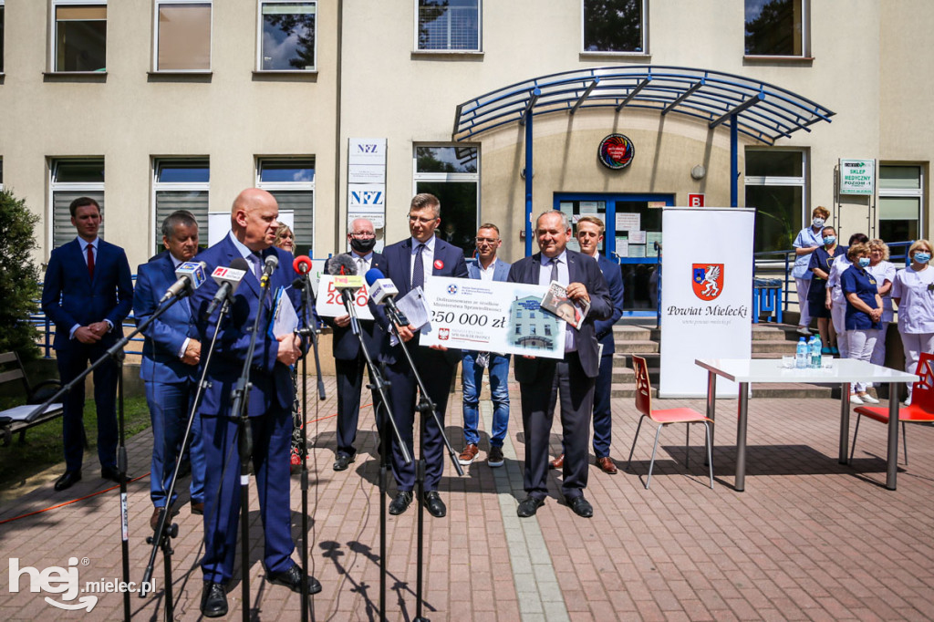 Nowy sprzęt do badań na COVID-19 w szpitalu