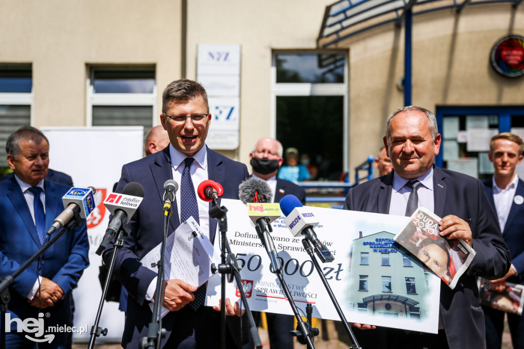 Nowy sprzęt do badań na COVID-19 w szpitalu