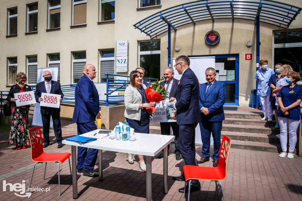 Nowy sprzęt do badań na COVID-19 w szpitalu