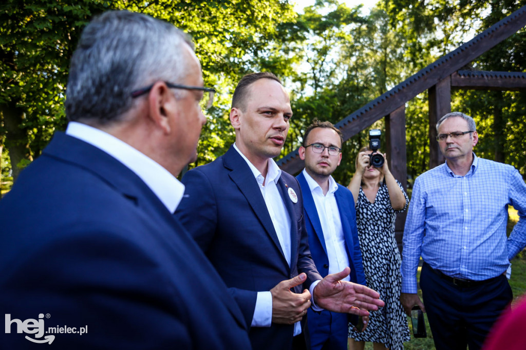 Minister infrastruktury Andrzej Adamczyk w Białym Borze