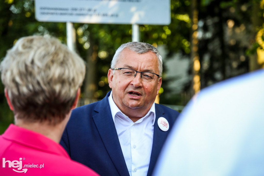 Minister infrastruktury Andrzej Adamczyk w Białym Borze