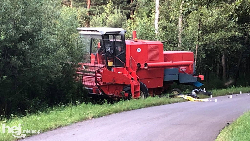 Motocyklista zginął pod kombajnem