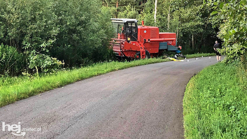 Motocyklista zginął pod kombajnem