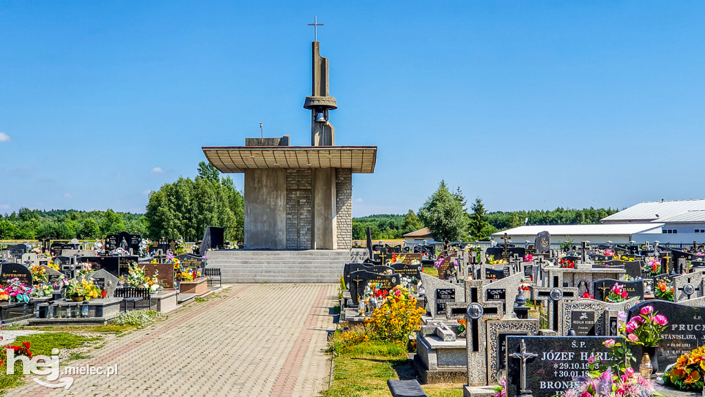 Kolejna dewastacja na cmentarzu w Dobryninie
