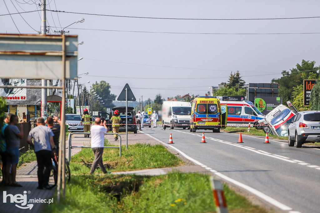 Wypadek z udziałem karetki w Woli Mieleckiej