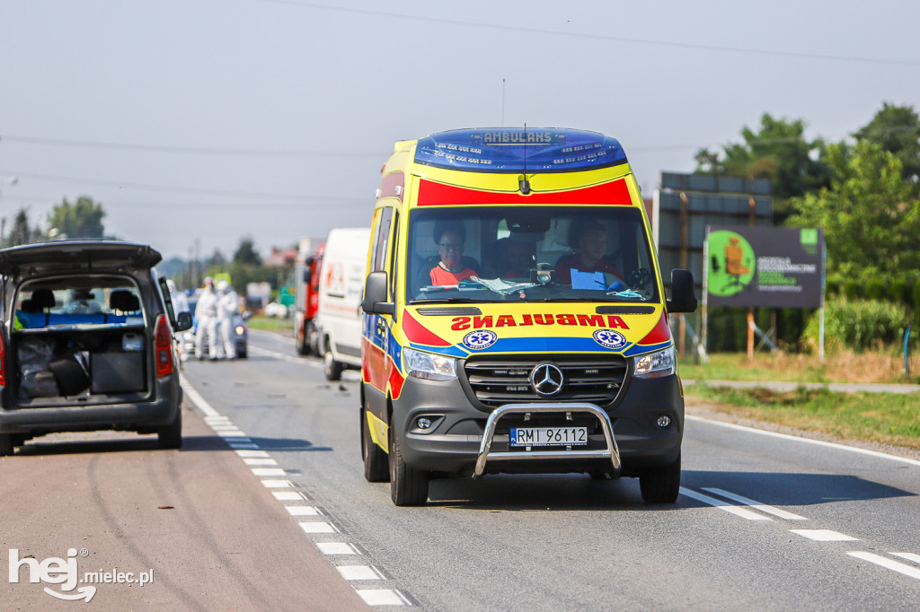 Wypadek z udziałem karetki w Woli Mieleckiej