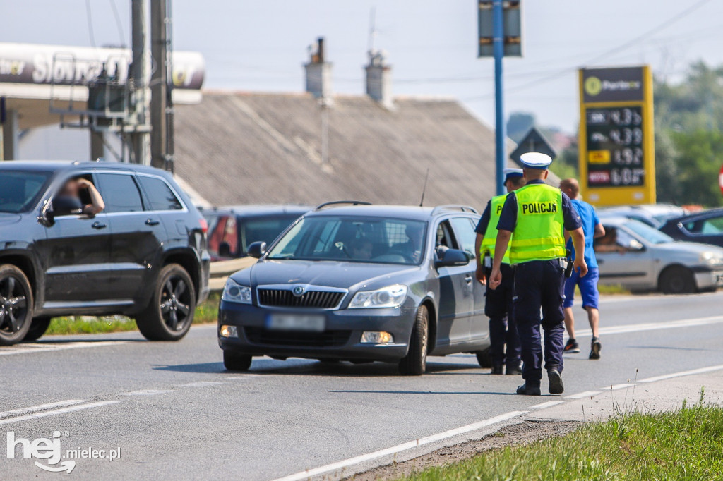 Wypadek z udziałem karetki w Woli Mieleckiej
