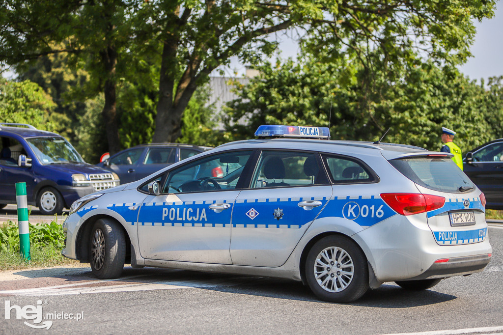 Wypadek z udziałem karetki w Woli Mieleckiej