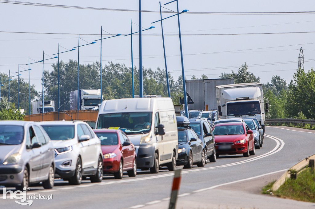Wypadek z udziałem karetki w Woli Mieleckiej