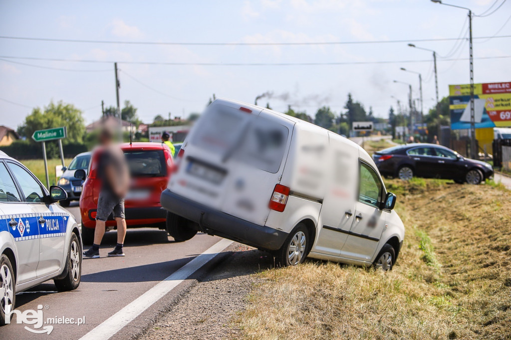 Zderzenie trzech osobówek na drodze do Tarnobrzega