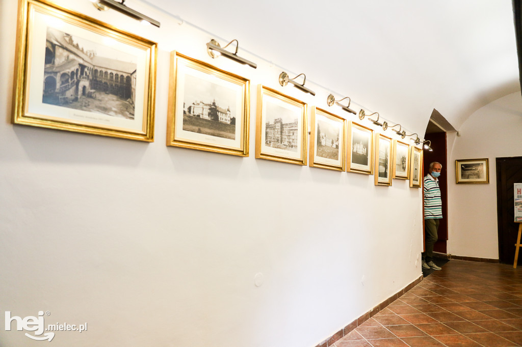 Nowa wystawa fotograficzna w Zamku Baranów Sandomierski