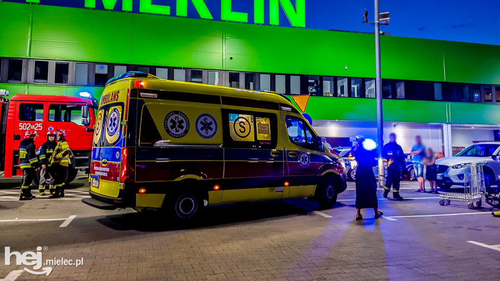 Nastoletni rowerzysta potrącony pod centrum handlowym