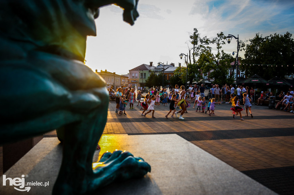 Roztańczony Rynek z Kawałkiem podłogi