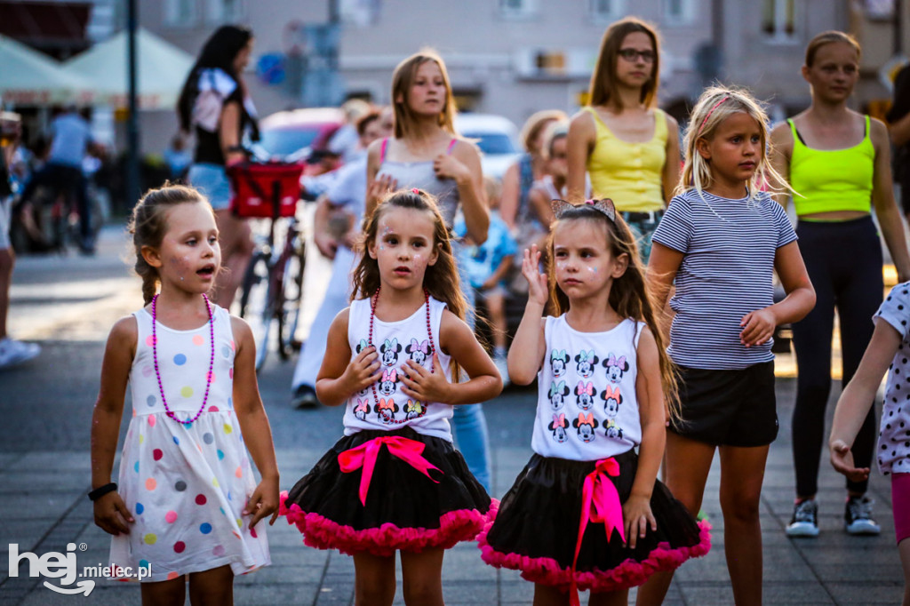 Roztańczony Rynek z Kawałkiem podłogi