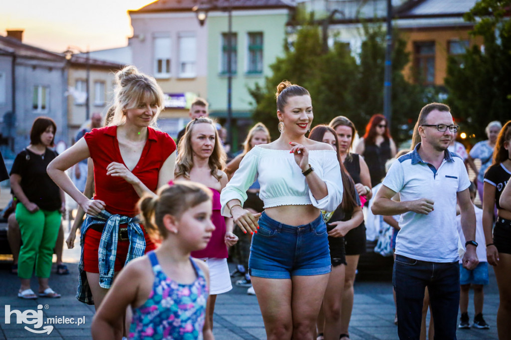Roztańczony Rynek z Kawałkiem podłogi