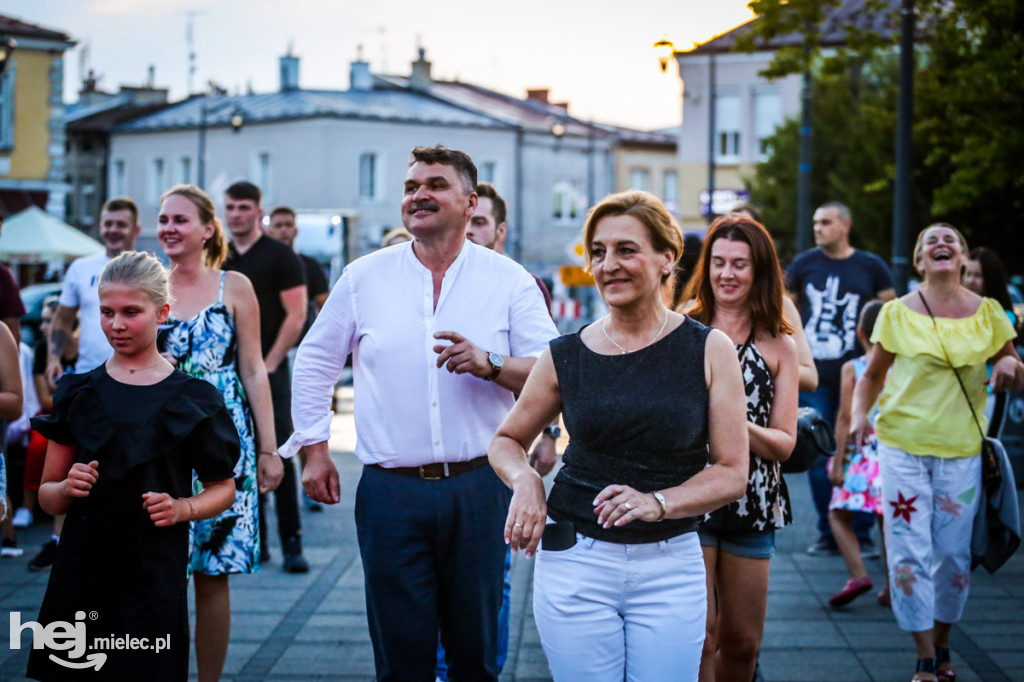 Roztańczony Rynek z Kawałkiem podłogi