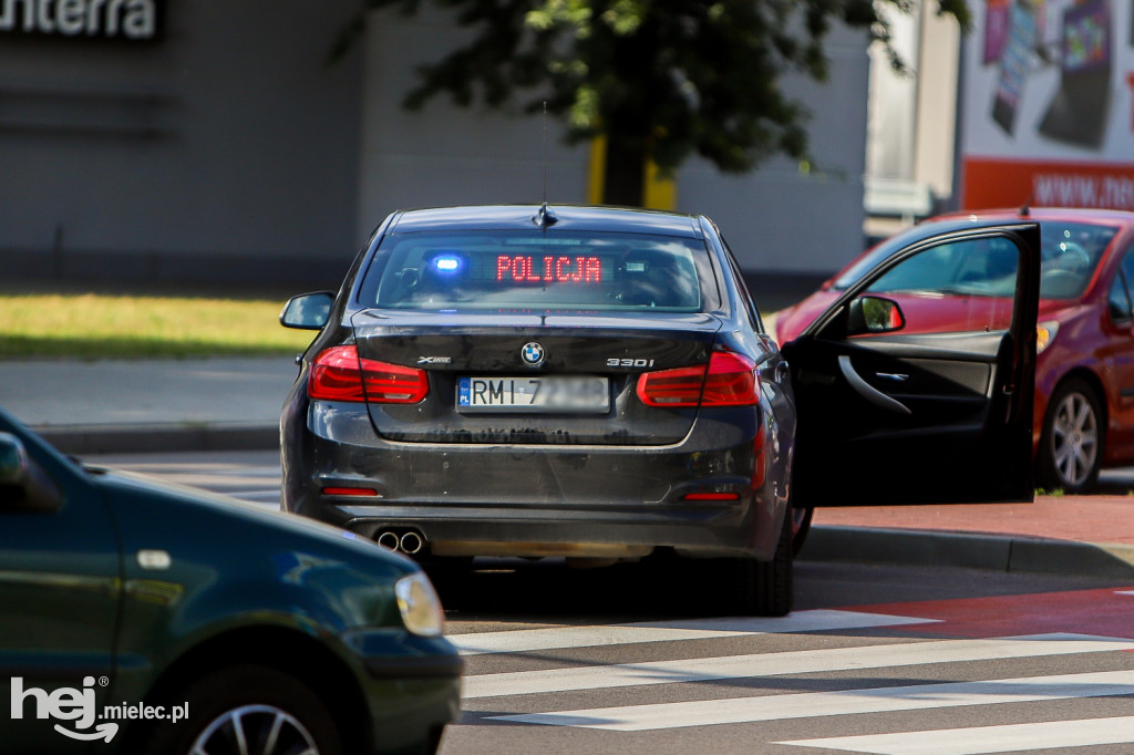 Wypadek w centrum miasta. Autobus MKS i rowerzystka