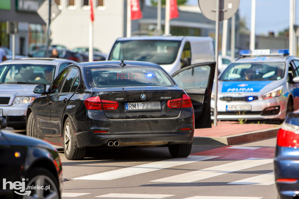 Wypadek w centrum miasta. Autobus MKS i rowerzystka