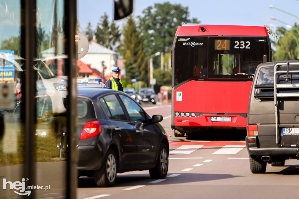 Wypadek w centrum miasta. Autobus MKS i rowerzystka