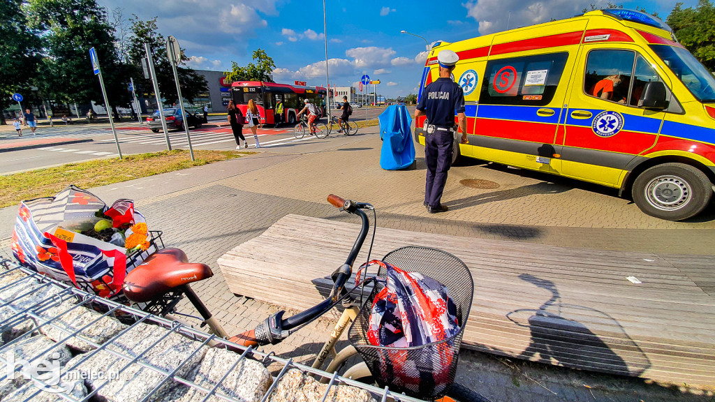 Wypadek w centrum miasta. Autobus MKS i rowerzystka