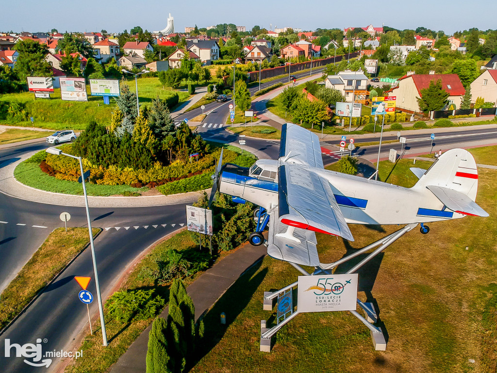 Pomnikowy An-2 w Mielcu zyskał nowe malowanie