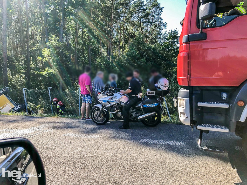 Bus dachował na obwodnicy Mielca
