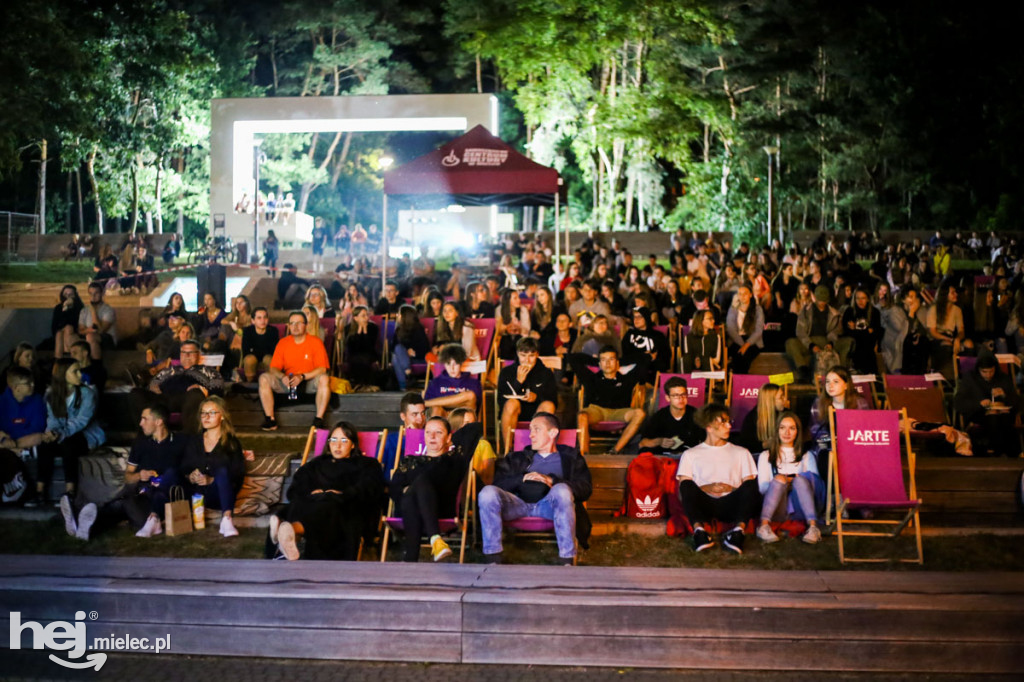 Plenerowe kino na Górce Cyranowskiej