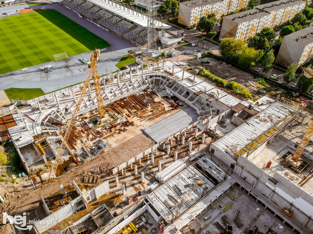 Budowa hali sportowej w Mielcu trwa