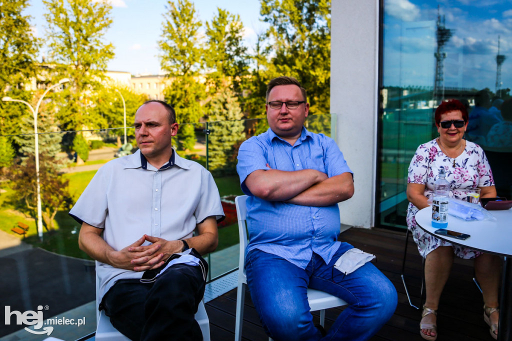 Narodowe Czytanie 2020 na tarasie Biblioteki