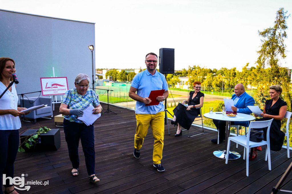 Narodowe Czytanie 2020 na tarasie Biblioteki