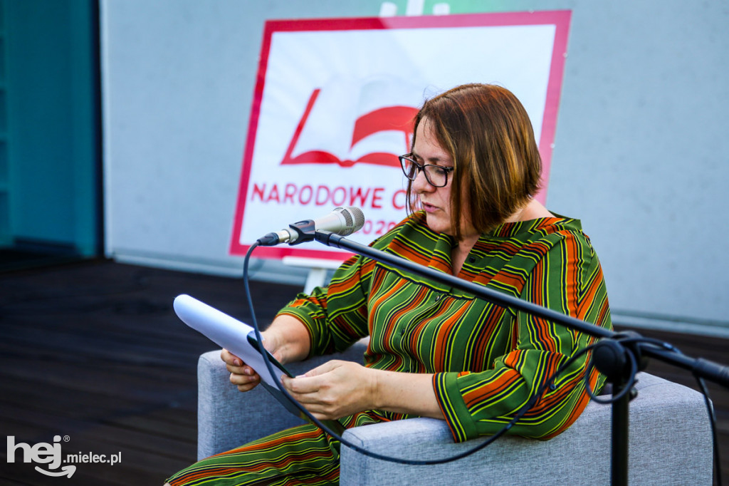 Narodowe Czytanie 2020 na tarasie Biblioteki