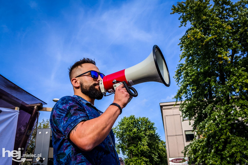 Protest przeciw epidemicznym obostrzeniom
