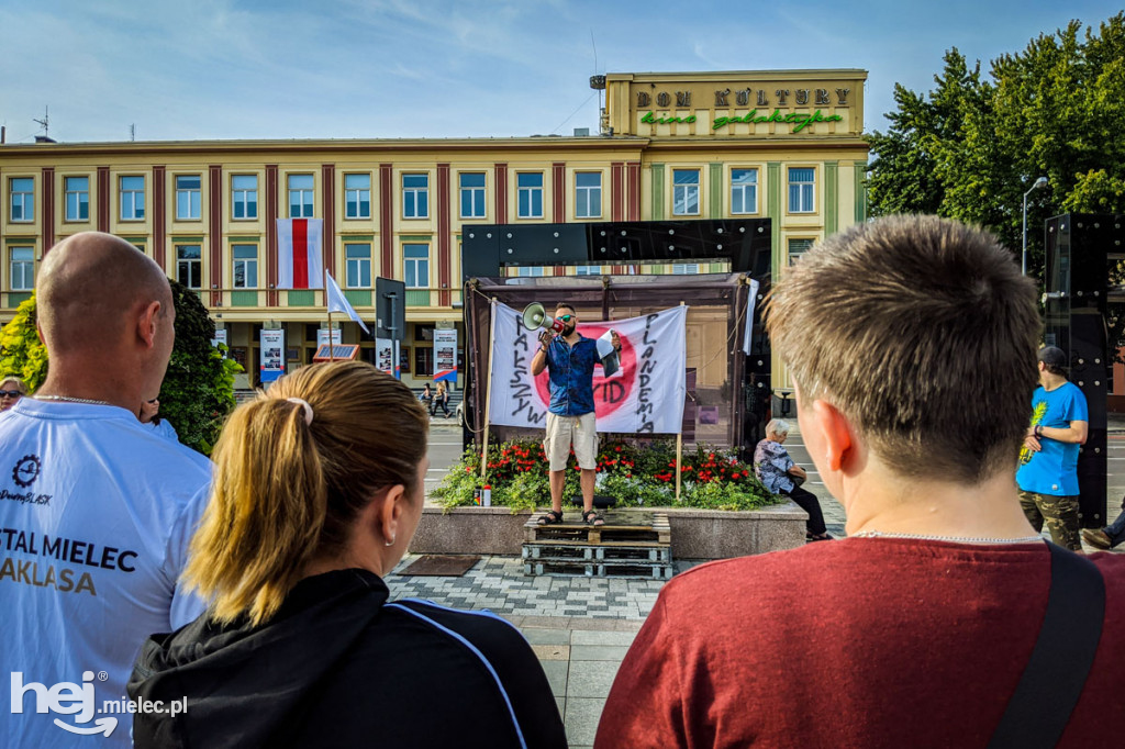 Protest przeciw epidemicznym obostrzeniom