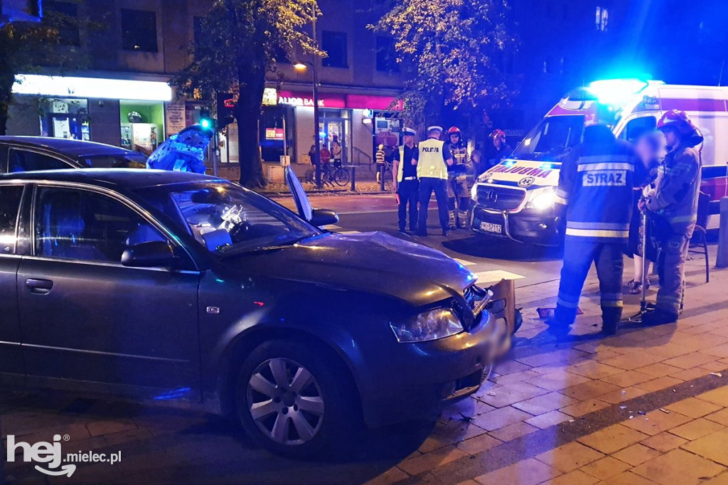 Zderzenie dwóch osobówek na al. Niepodległości
