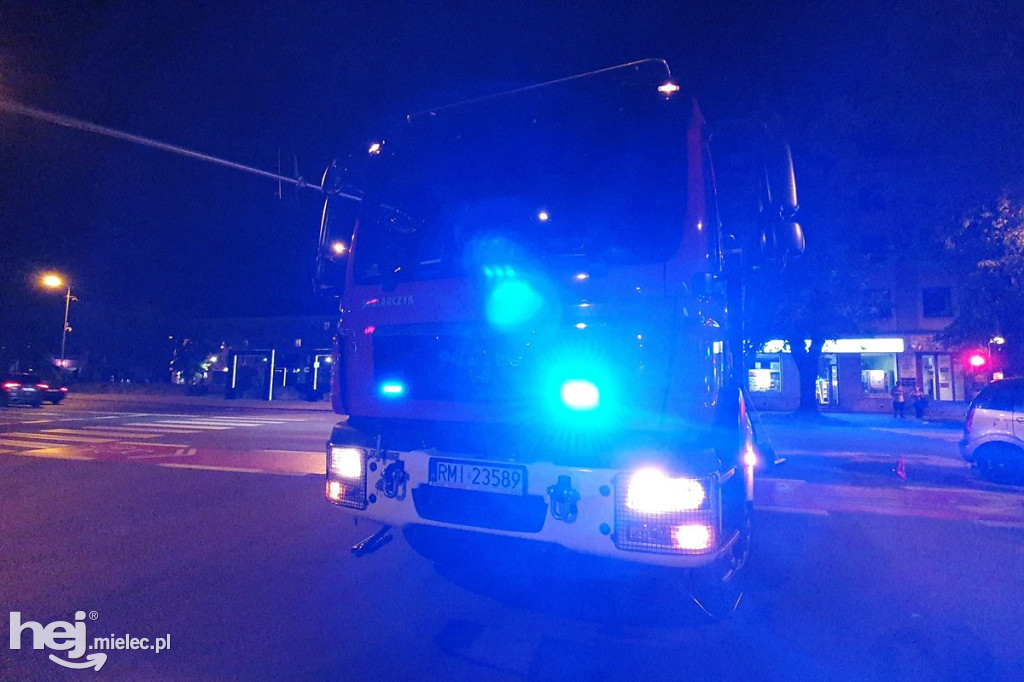 Zderzenie dwóch osobówek na al. Niepodległości
