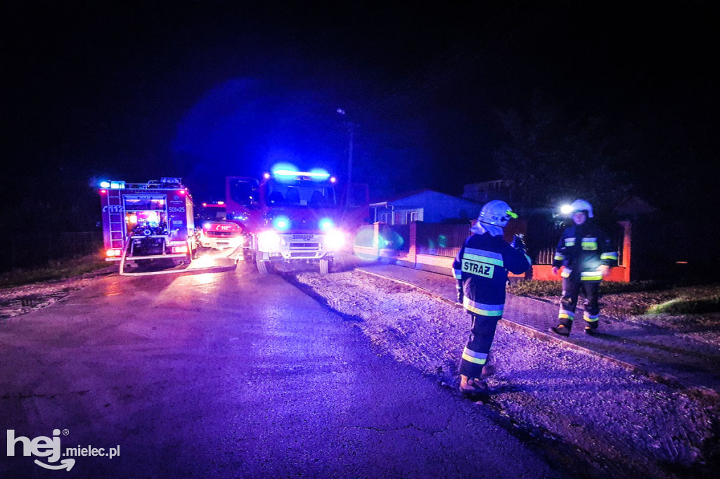 Potężny pożar w hodowli drobiu