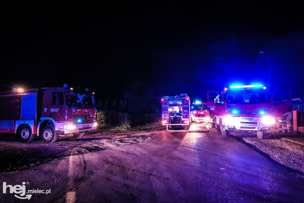 Potężny pożar w hodowli drobiu