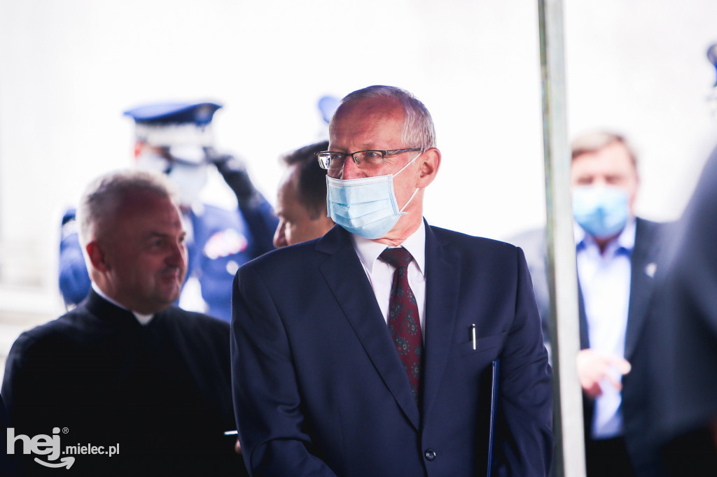 Uroczystość odsłonięcia tablicy upamiętniającej zamordowanych policjantów