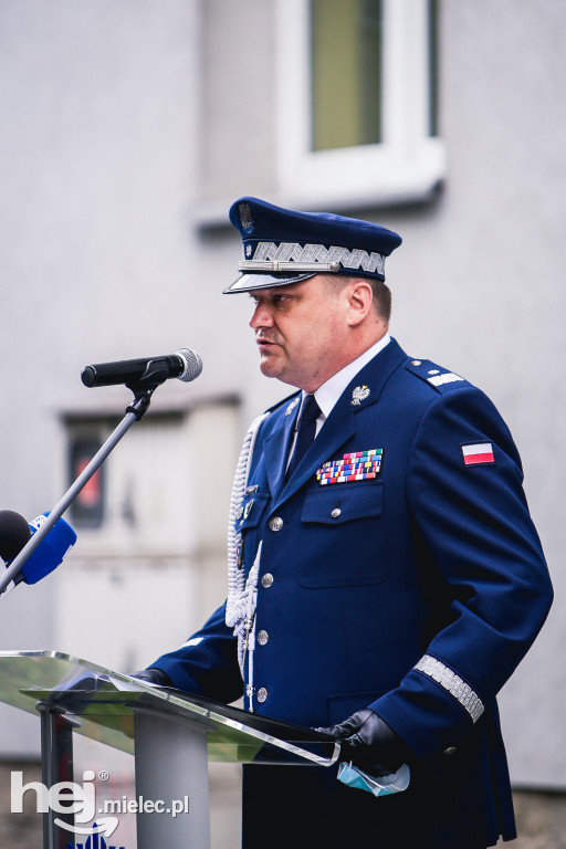 Uroczystość odsłonięcia tablicy upamiętniającej zamordowanych policjantów