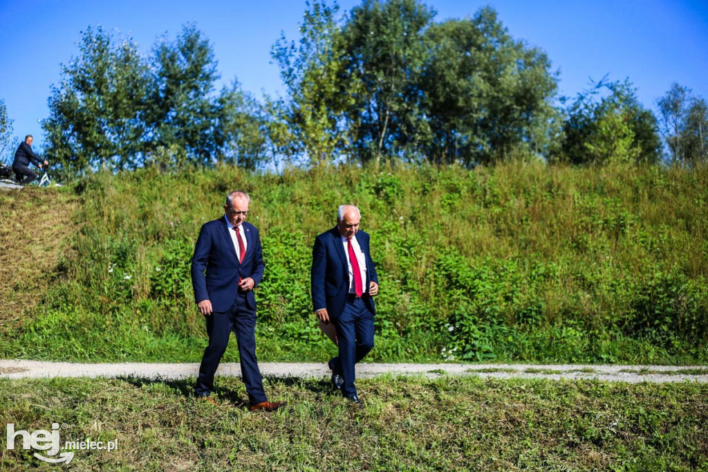 Koniec II etapu budowy kanalizacji w Podleszanach