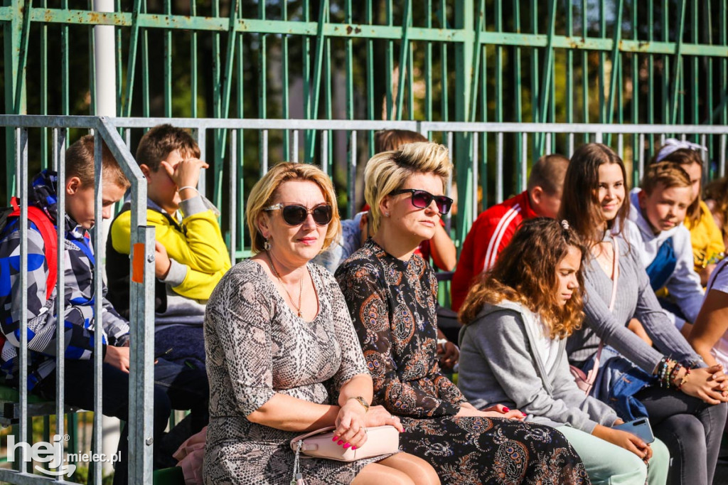 Boisko przy SP3 już działa. Powstało dzięki MBO