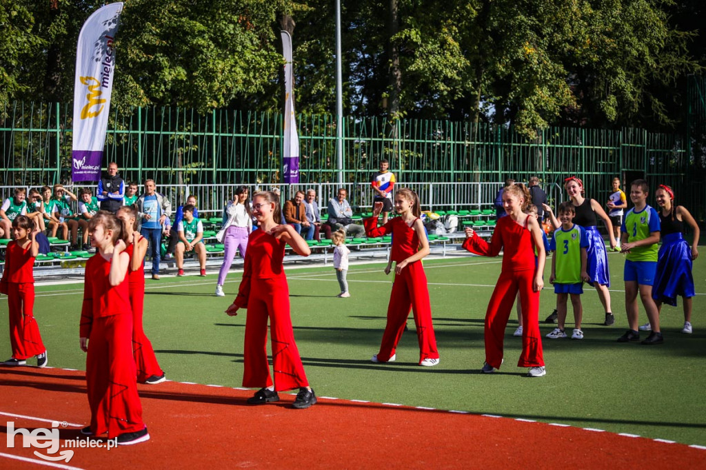 Boisko przy SP3 już działa. Powstało dzięki MBO