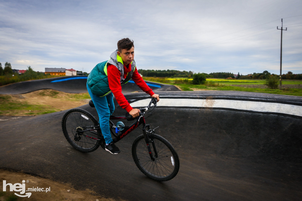 Otwarcie pumptracka w Przecławiu
